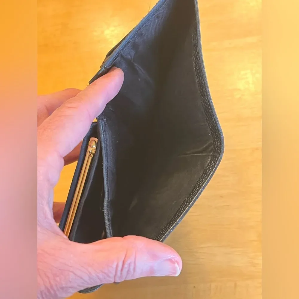 Chanel Caviar Black Leather Wallet  Luxury Caviar Leather Vintage